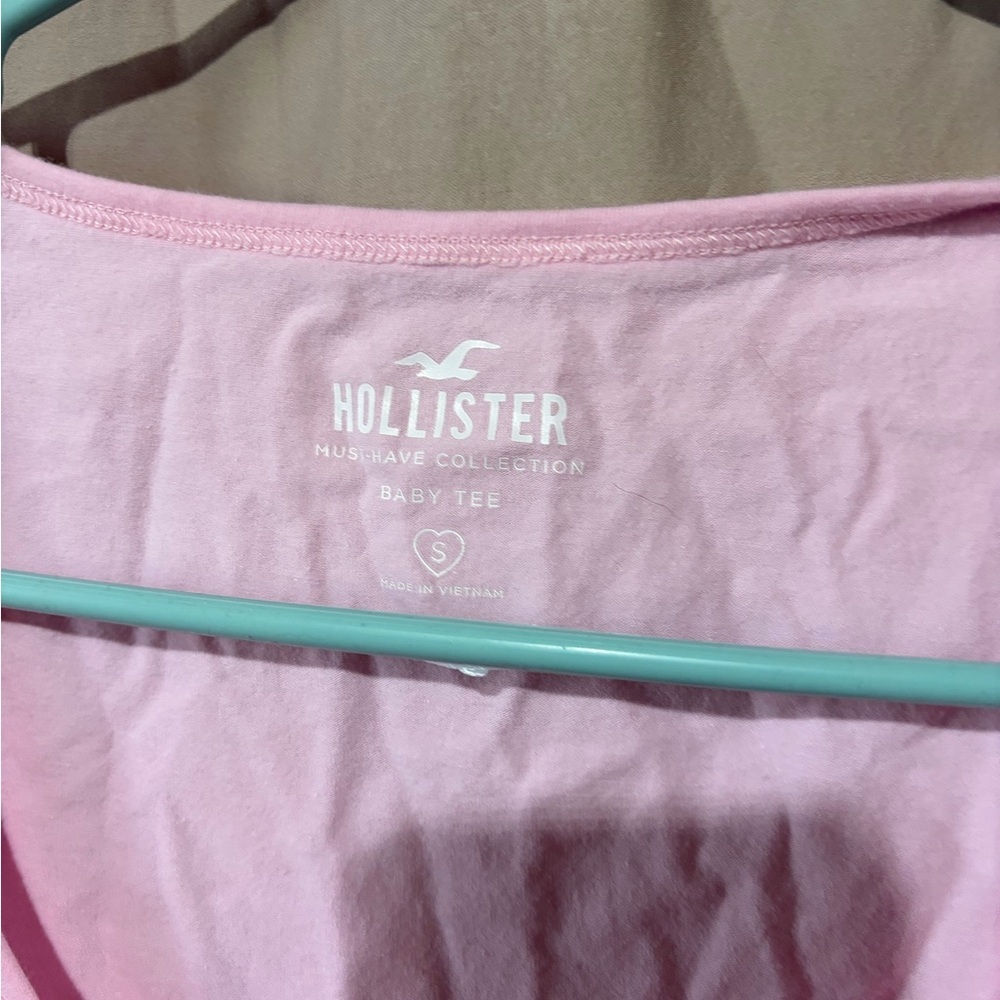 Hollister T-shirt - Picture 2 of 2